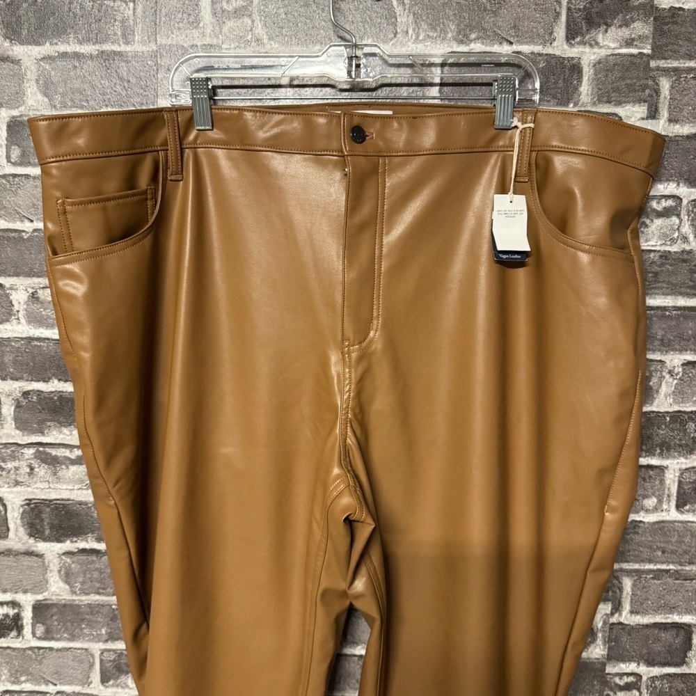 NWT Abercrombie & Fitch The 90s Straight Ultra High Rise faux leather pants tan - Picture 2 of 11